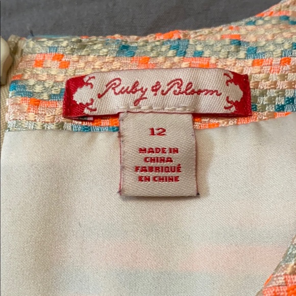 Girls dress good for any occasion fits to size - Picture 3 of 3